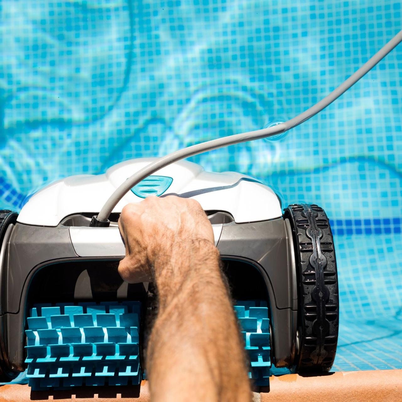 Ce robot piscine passe à 32 de réduction pendant les soldes — free download